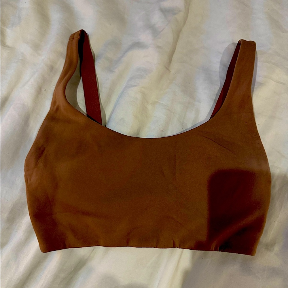 Lululemon terracotta sports bra adjustable straps and clip in back size 2